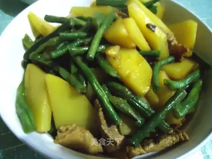 Stewed potatoes and beans