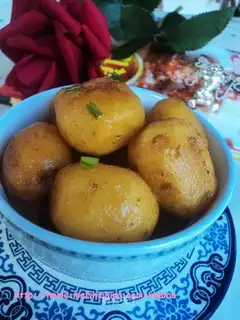 Braised small potatoes