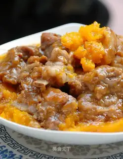 Steamed pork ribs with pumpkin
