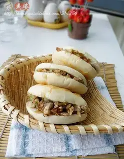 Roujiamo making process