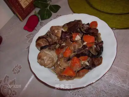 Stewed chicken with hazel mushroom