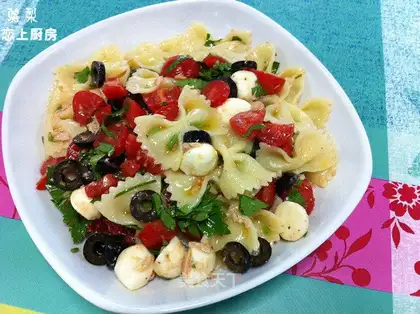 Cold butterfly noodles