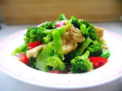 Broccoli mixed with gluten