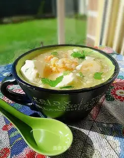 Fresh shrimp and tofu soup