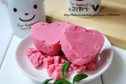 Pink bean paste filling