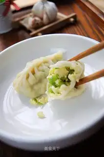 Green pepper egg dumplings