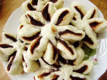Plum Blossom Cake
