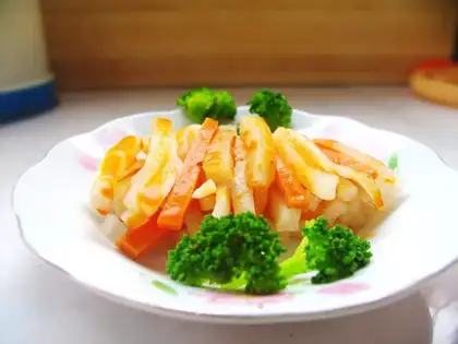 Radish soaked in red oil