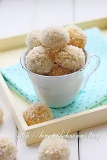 protein coconut balls