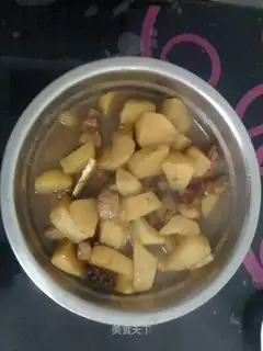 Stewed pork and potatoes