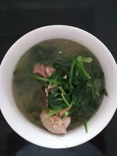 Spinach pork soup