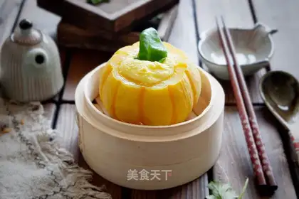 Pumpkin steamed eggs