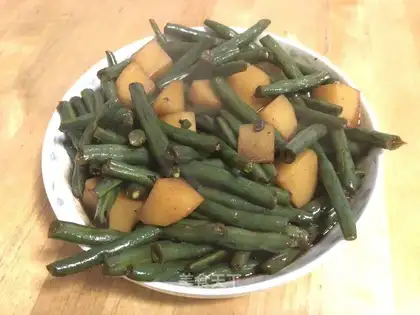 Potatoes with beans