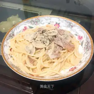 Cream mushroom bacon pasta
