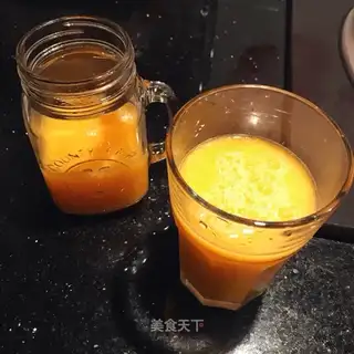 Fresh orange juice