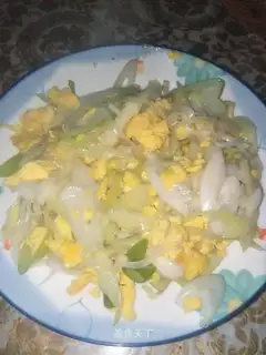Onion fried eggs
