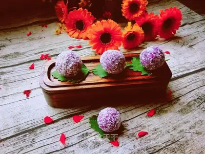 Coconut potato ball