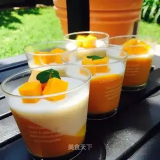 Sour milk, mango cream