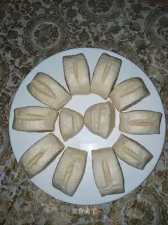 White buns