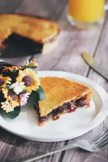 Strawberry caramel apple pie