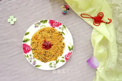 Noodles onions