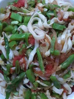 Cheese sauce, noodles