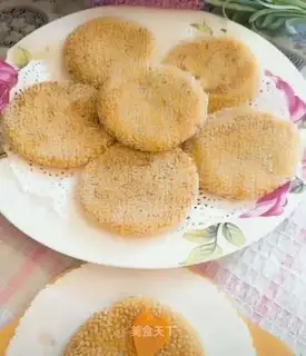 Pumpkin rice sesame cake