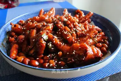 Peanut chicken feet