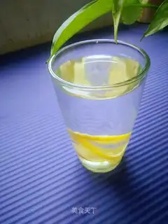 Honey lemonade