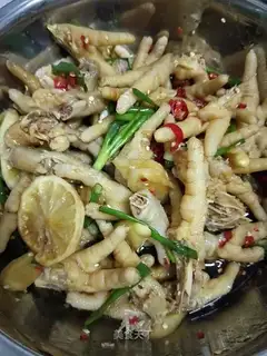 Hot chicken claws