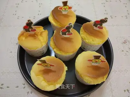 Cartoon cupcakes