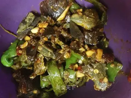 Skin and egg pepper