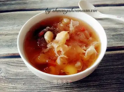 Silver-eared lilies soup