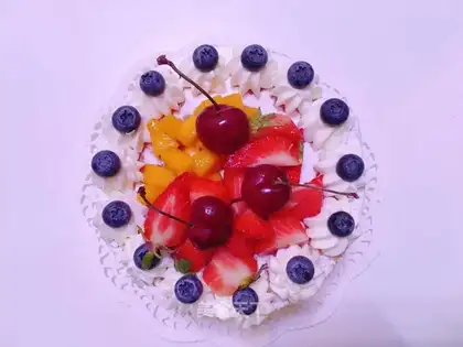 Fresh fruit cake