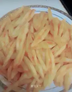 Cheese and scissors