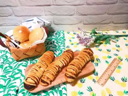 caterpillar bread