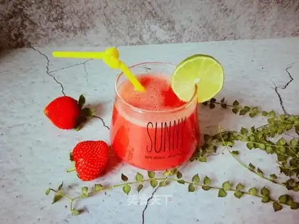 Fresh strawberry juice