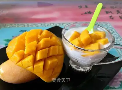 Mango yogurt cup