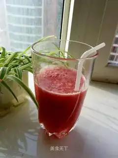 "Summer drink" iced watermelon juice