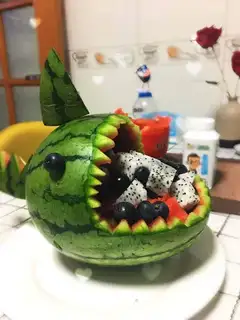 The monster's fruit plate