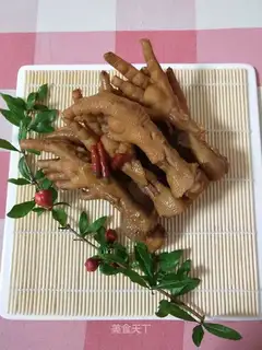 Hot chicken claws