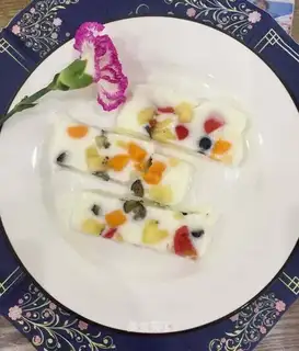 Fruit yogurt