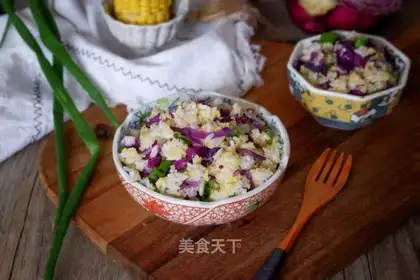 Blonde blue, two meters of rice