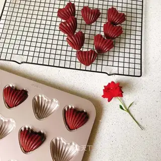 Madeline, red velvet
