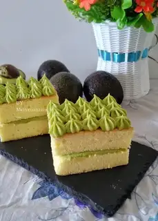 A guacamole cake