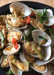 Scrambled clams