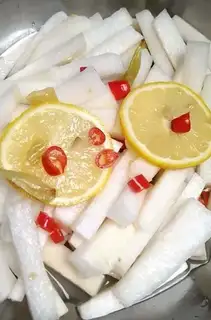 Sour sauerkraut
