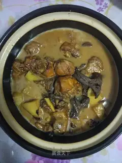 Cinnamon chicken leg and mushroom potatoes