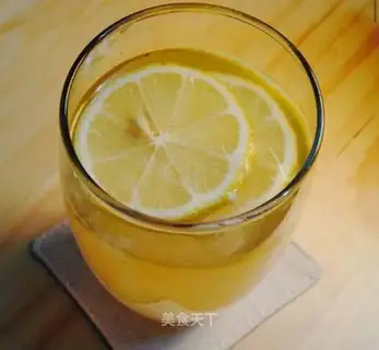Lemon honey water