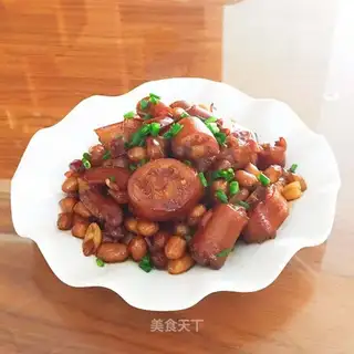 Pigtails burn peanut rice